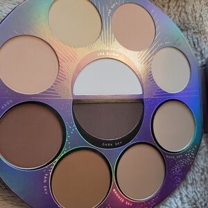 Lunar Beauty Outer Dimension Face palette